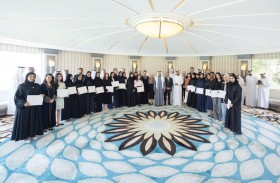 نهيان بن مبارك يكرّم الفائزين بجوائز مجموعة أبوظبي للثقافة والفنون