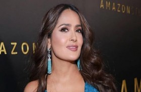 سلمى حايك تختار موقعاً استوائياً لتودع 2020