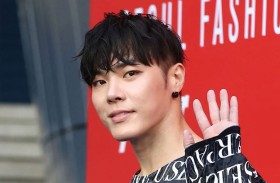 العثور على مغني البوب الكوري ويسونغ ميتاً في منزله