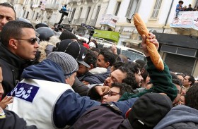 أزمة الخبز في تونس تشتد.. تبادل للاتهامات وأسباب متعددة