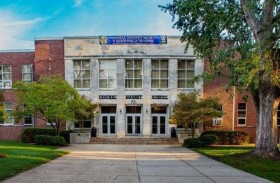 لغز في مدرسة .. انتشار السرطان بين المعلمات