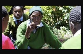 كينية تعود للمدرسة في عمر الـ98