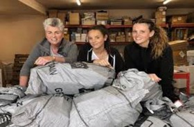 تجني الملايين من أرجل الدجاج 