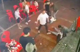 اعتداء «وحشي» على سيدات في مطعم 