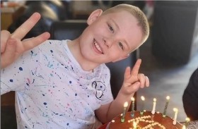 طفل مصاب بالتوحد يتفوق على أينشتاين