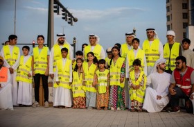 سالم بن سلطان القاسمي يشارك بتوزيع وجبات كسر صيام في حملة «رمضان أمان»