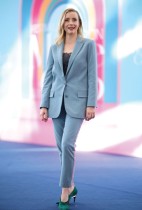 الممثلة الأيرلندية فيونا جلاسكوت خلال جلسة تصوير للمسلسل التلفزيوني «شيرلوك وابنته» ضمن فعاليات مهرجان مونت كارلو التلفزيوني في موناكو. ا ف ب