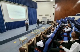 شرطة أبوظبي تعزز الوعي المروري لسائقي مركبات الأجرة