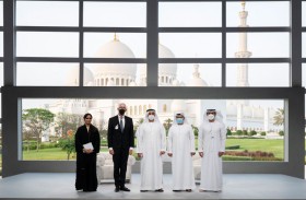 سيف بن زايد يشهد محاضرة «الأمن والاستقرار من منظور الإمارات»