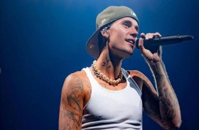 جاستن بيبر على المسرح من جديد