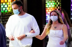 جنيفر لورانس حبلى بأول طفل