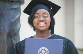 تحتفل بحصولها على الدكتوراة في سن 17