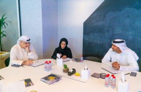 لجنة تحكيم جائزة منصور بن محمد للأفلام القصيرة  تستعرض أعمال المشاركين لاختيار الأفلام الفائزة