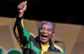 رئيس جنوب أفريقيا مصمم على البقاء في السلطة