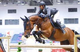 الفارس عبدالله حميد بطل دوري الإمارات لونجين لقفز الحواجز 2021 