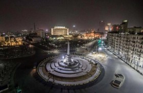 القاهرة .. شوارع شبه مهجورة وأغان من الشرفات 