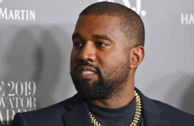 كانييه ويست يثير الجدل بصورة سيلفي غريبة