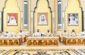 طحنون بن محمد يعزي مانع العتيبة في وفاة نجله