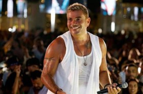 عمرو دياب يتبرع لضحايا الحرب في فلسطين