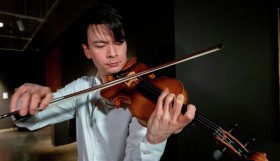 بيع كمان نادر بـ11 مليون دولار