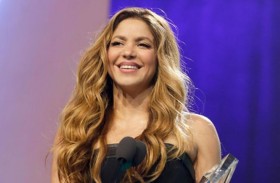 شاكيرا تحصد جائزة VMA الموسيقية العريقة