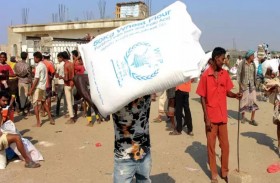 «الأغذية العالمي» يقدم حصصا غذائية مخفضة في اليمن 