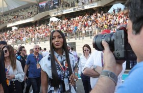 ناعومي كامبل تثير شائعات حول خطوبتها بخاتم ألماس ضخم