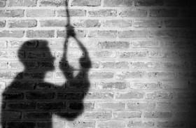 العثور على شاب مشنوقاً داخل منزله 