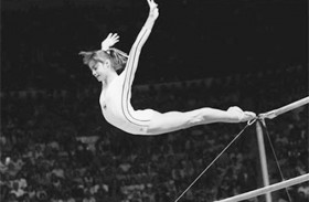 مونتريال 1976..  ناديا كومانتشي ملاك الجمباز 