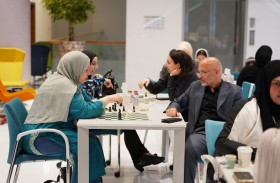 من النقلات الأولى إلى كش ملك.. الشطرنج يجمع الهواة في مكتبة محمد بن راشد