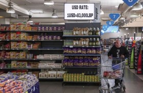 لبنانيون يحسبون تكلفة احتياجاتهم يوما بيوم 