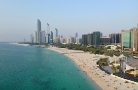 بلدية مدينة أبوظبي توعي المجتمع بشأن «السلامة على الشواطئ»