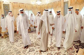 نهيان بن مبارك يقدم واجب العزاء في وفاة الشيخة عائشة بنت مروان القاسمي