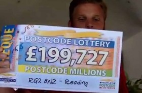 يتلقى خبر فوزه بالملايين أثناء عمله في المستشفى