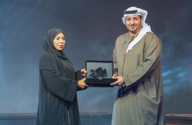 جمعية الصحفيين الإماراتية تكرم «تريندز» باعتباره شريكاً استراتيجياً في يوبيلها الفضي