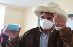 كاستيو يتقدم وفوجيموري تتحدّث عن «تزوير» في انتخابات البيرو الرئاسية 