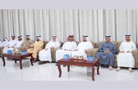 عمار بن حميد يقدم واجب العزاء في وفاة الشيخة فاطمة بنت عبدالله الزعابي بأم القيوين