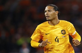 فان دايك من مراهق منبوذ إلى عملاق هولندي 