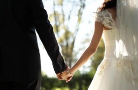 مقتل عروسين في حادث مروع