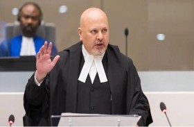 مدعي الجنائية الدولية يضع منصبه في مهب الرياح الأمريكية 