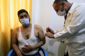 بدء حملة التلقيح ضد كوفيد- 19 في شمال غرب سوريا 