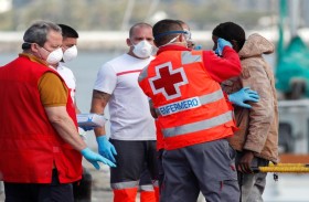 احتجاج على نقل مرضى كورونا بمدينة اسبانية