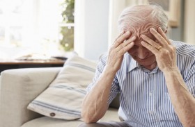 دراسة: العبث بالأنف يزيد خطر الإصابة بالزهايمر