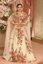 ممثلة بوليوود فيديا بالان خلال حفل سانجيت لأنانت أمباني، نجل رجل الأعمال الملياردير الهندي موكيش أمباني في مومباي. (أ ف ب)