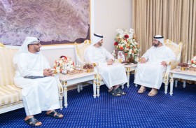 محمد الشرقي يلتقي مسؤولا في أدنوك ويطلع على مشاريعها الحالية والمستقبلية في الفجيرة