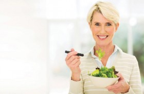 بروتين يساعدك في الحفاظ على القوة الجسدية مع التقدم في السن