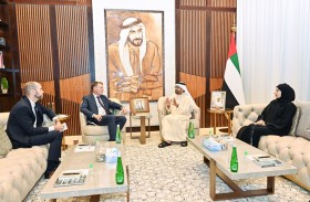 بحث تعزيز التعاون بين الإمارات والسويد