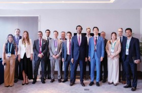 وزير الاقتصاد يبحث تعزيز قنوات التواصل  بين مجتمعي الأعمـال الإمـاراتي والأمريكي