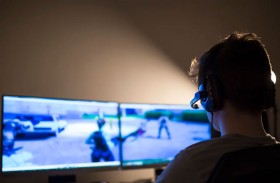 طفل ينتحر بعد خسارة ثروة والده في لعبة إلكترونية 