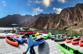 حتا كاياك .. مغامرة اكتشاف كنوز الطبيعة بين الجبال 